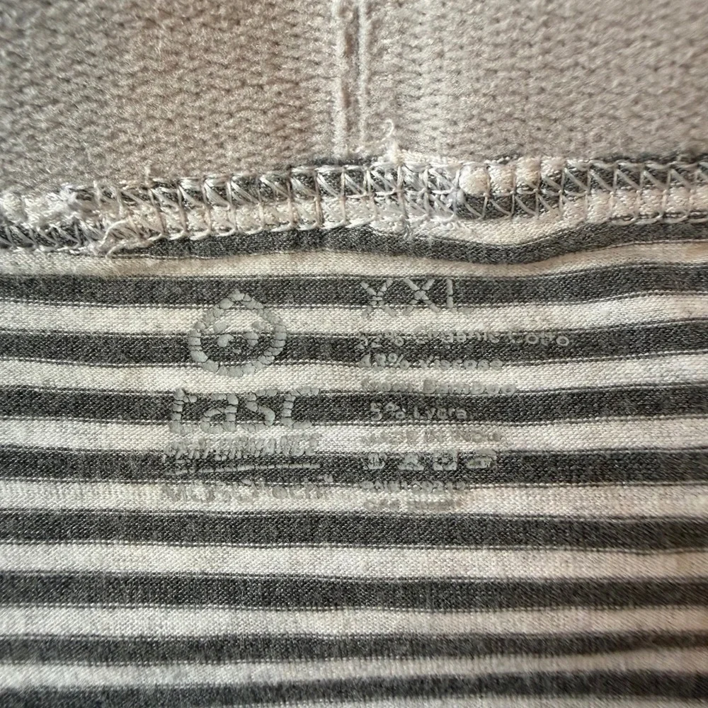 tasc Performance Mens Boxer Briefs Striped Grey White XXL 38-40 Waist Inseam 3‎